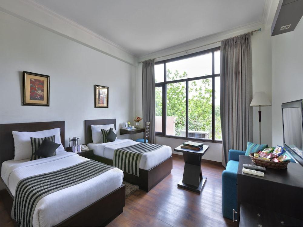 Regale Inn Nuova Delhi Esterno foto
