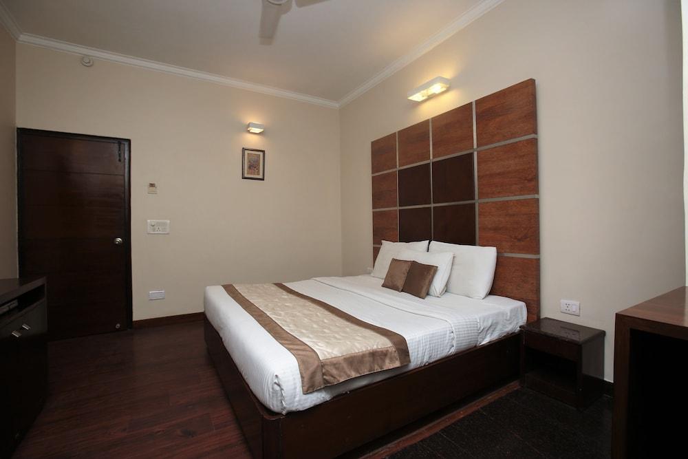 Regale Inn Nuova Delhi Esterno foto