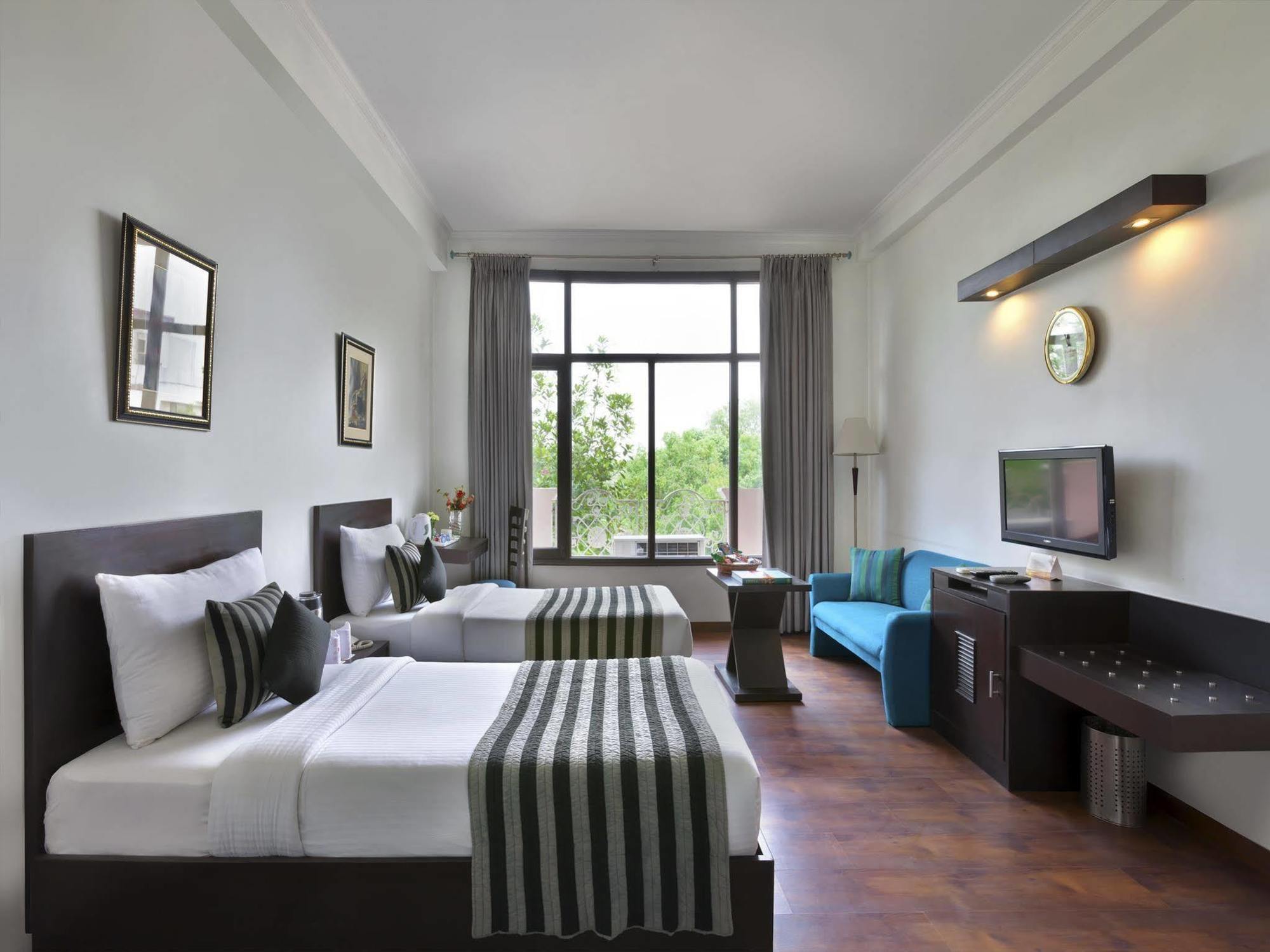 Regale Inn Nuova Delhi Esterno foto